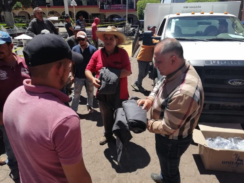 Entrega de Uniformes y Camión Recolector a miembros de Aseo Público